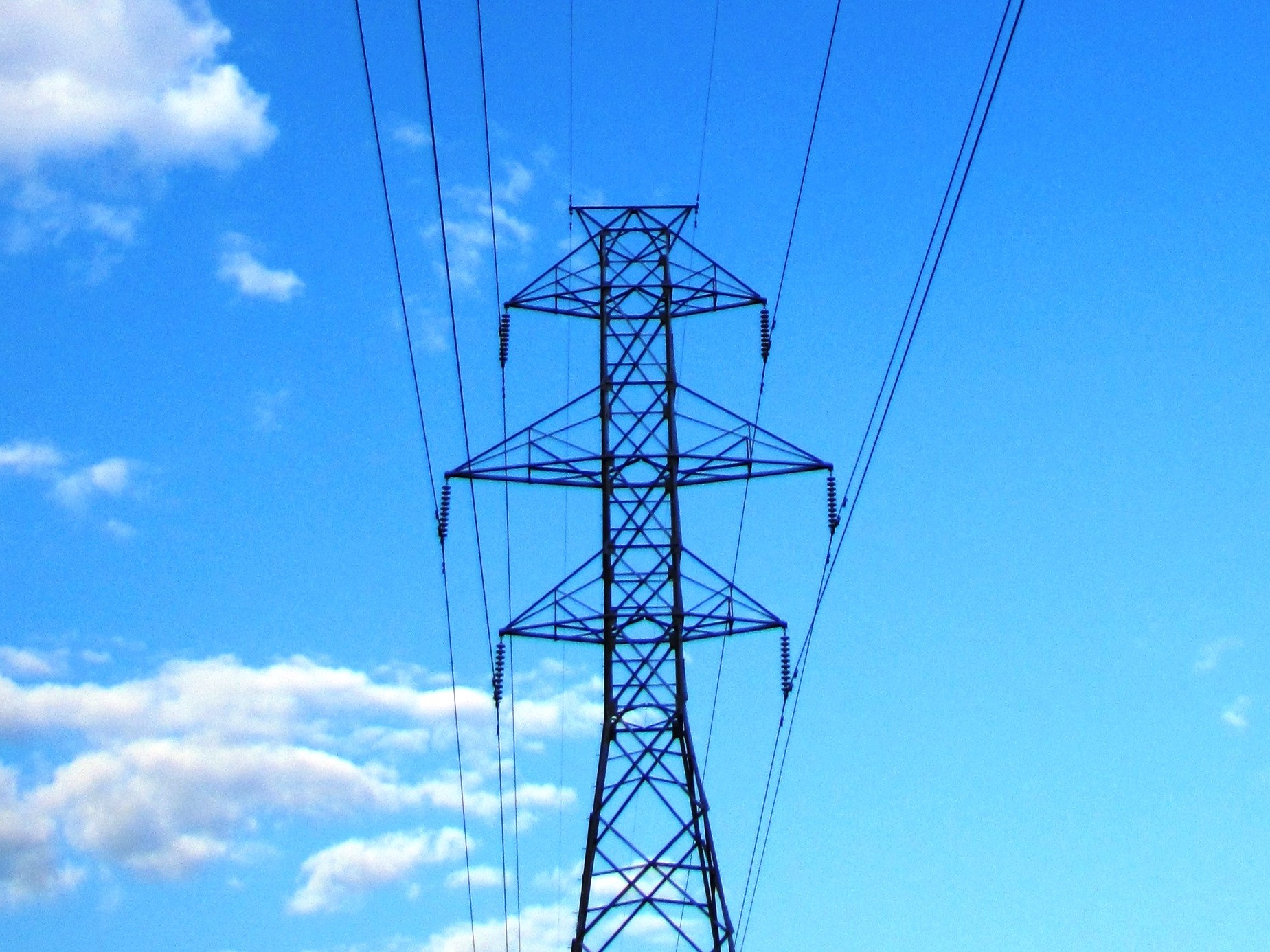 Electricity transmission tower